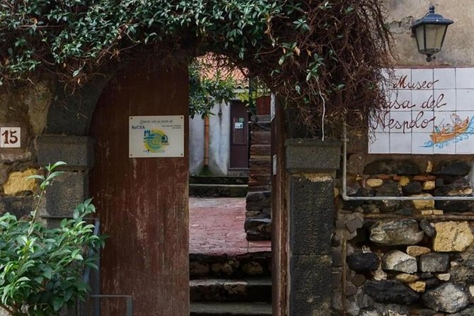 Private Half Day Tour to Catania and the Cyclops Riviera - Practicalities: Included and Not Included