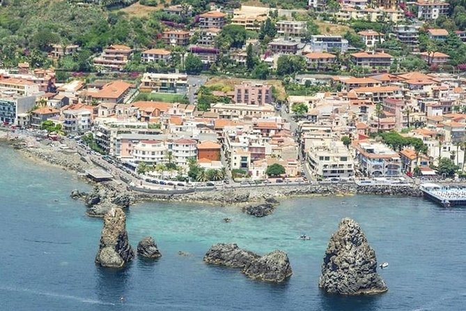 Private Half Day Tour to Catania and the Cyclops Riviera - Guide and Customer Service