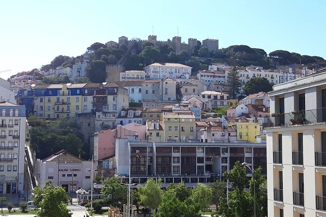 Private Half Day Tour to the City Center of Lisbon - Authentic Lisbon in Alfama with Wine and Codfish