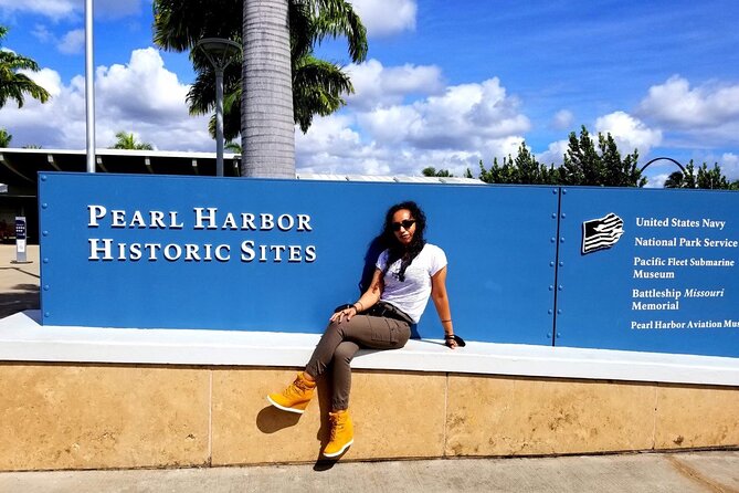 Private Hawaii Pearl Harbor Tours and North Shore (up to 12 people ) - The Tour Starts at 8:00am in Honolulu