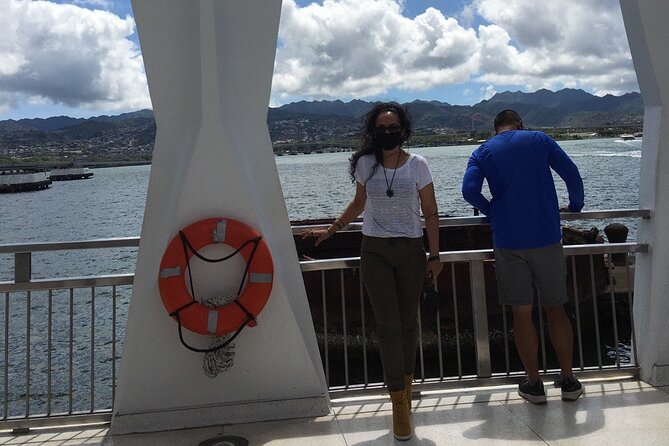 Private Hawaii Pearl Harbor Tours and North Shore (up to 12 people ) - Sampling Coffee at Green World Coffee Farm