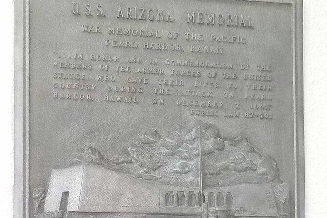 Private Hawaii Pearl Harbor Tours and North Shore (up to 12 people ) - Discovering the Dole Plantation and Gift Shop Delights