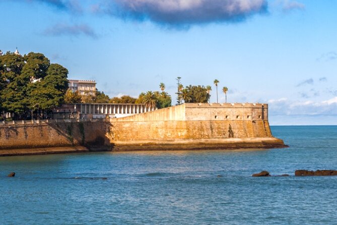 Private Healthy Food Experience and Walking Tour in Cadiz - Exploring Roman Heritage at the Teatro Romano