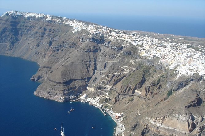 Private Helicopter Tour Santorini 20 minutes - up to 4 passengers - Logistics: Easy Meeting Point and Group Size