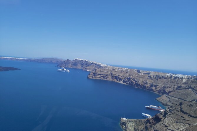 Private Helicopter Tour Santorini 30 minutes - up to 4 passengers - The Experience of the Pilot and Sight Explanation