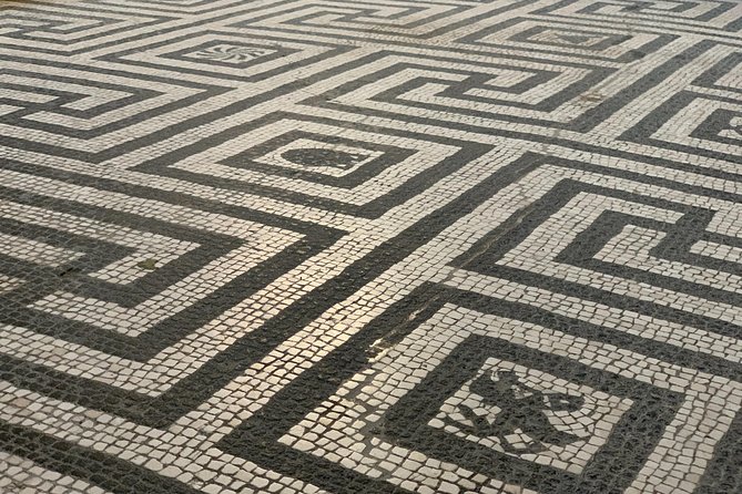 Private Herculaneum Guided Tour with an Archeologist - Practical Details: Meeting Point and Duration
