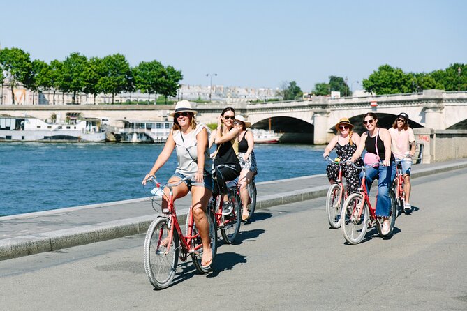 Private Highlights of Paris Bike Tour - Ride Along the Seine River for an Hour of Scenic Beauty