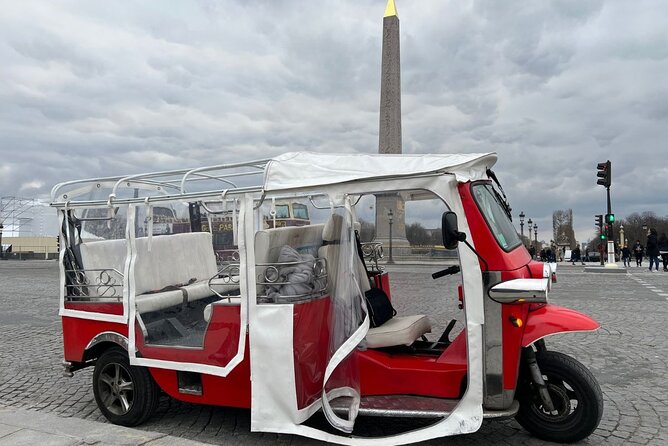 Private Highlights of Paris Tuk-Tuk Experience - Discover Paris by tuk-tuk on a private tour