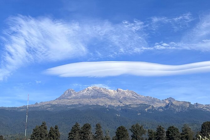 Private Hike next to volcano at 14800 ft. from Mexico city - The Route from Mexico City to Paso de Cortés
