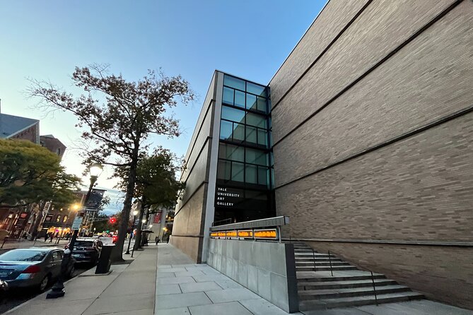 Private Historic Yale Smart Phone Self Guided Walking Tour - Grove Street Cemetery and Yale’s Notable Figures