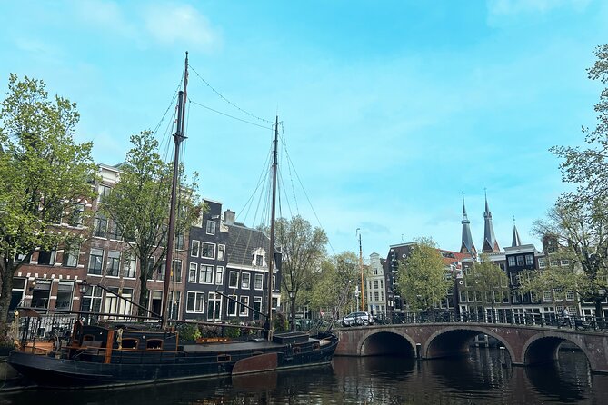Private Historical Highlights Walking Tour, local Dutch guide - Key Points
