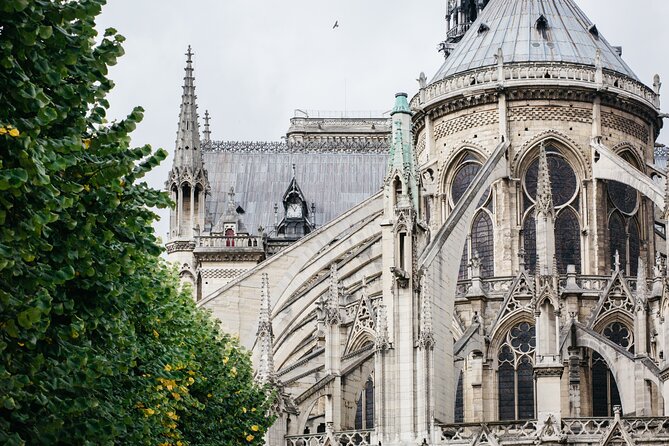 Private Historical Tour of Notre Dame - The Western Portal and Its Statues
