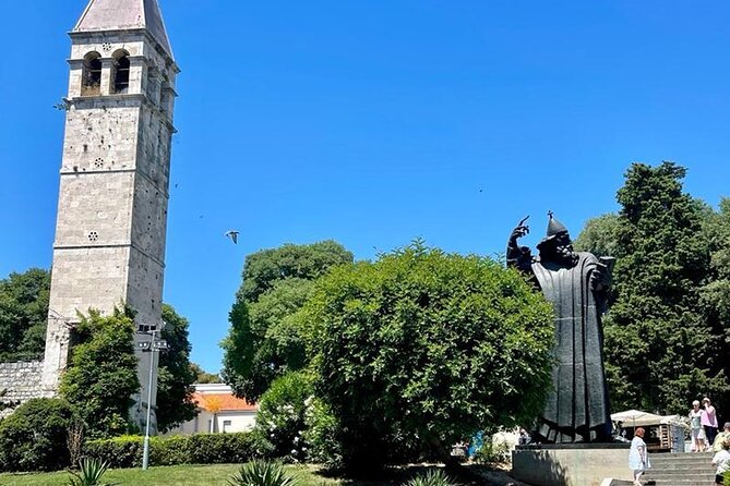 Private History and Trivia Walking Tour by a Local Guide - Final Stop at Marmontova Street