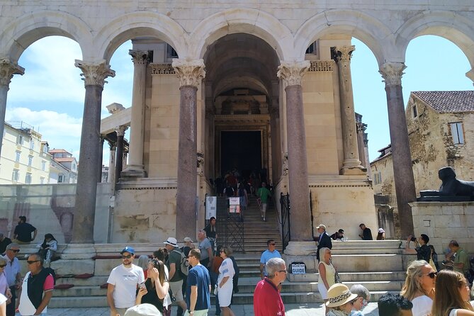 Private History tour - small group - Key Points