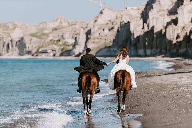 Private Horse Riding Experience in Santorini - The Horses and Safety Equipment