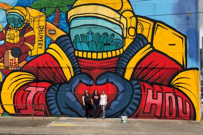 Private Houston Mural Instagram Tour by Cart - What Makes the Murals in Houston Unique