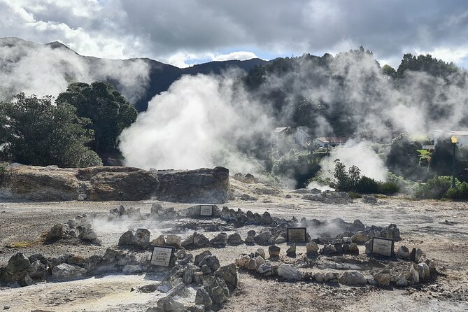 PRIVATE Hybrid 4X4 Tour - Full Day Furnas (Inc Hot Springs and 3 Course Lunch) - Exploring Lagoa das Furnas and Its Lakeside Charm