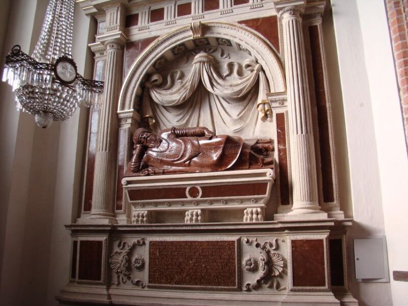 Private Icons of Pozna - Stroll Through the Old Warta Riverbed Park