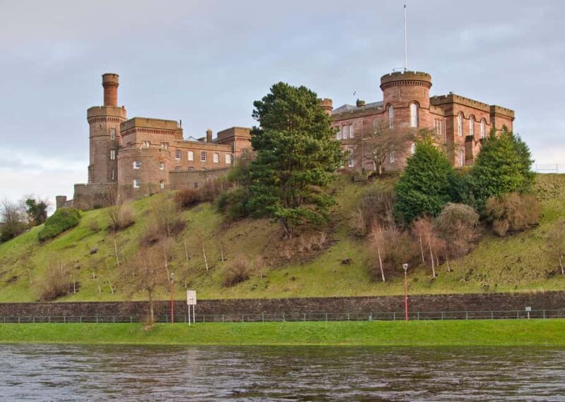 Private Inverness Tour: Landmarks & Highland Highlights - Starting at the VisitScotland Inverness iCentre