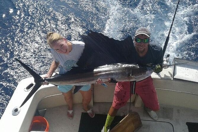 Private Island & Fishing Charters in Key West 37ft Knotty Cowgirl - The 37ft Knotty Cowgirl: A Fully Equipped Sportfishing Vessel