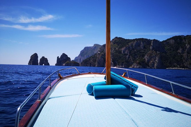 Private Island of Capri by Boat - The Departure and Meeting Experience