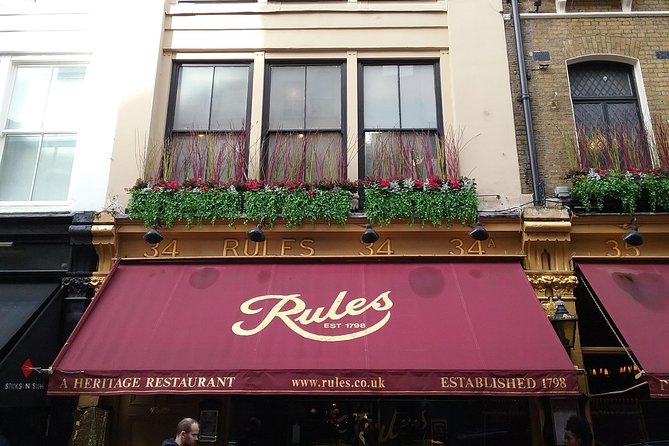 Private James Bond Fictional and Film Spy Tour of London - Inside the National Gallery and the Bond ‘Q’ Scene