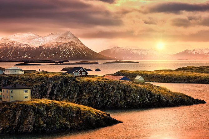 Private Jeep Tour - Snaefellsnes Peninsula - Watching Seals at Ytri Tunga Beach