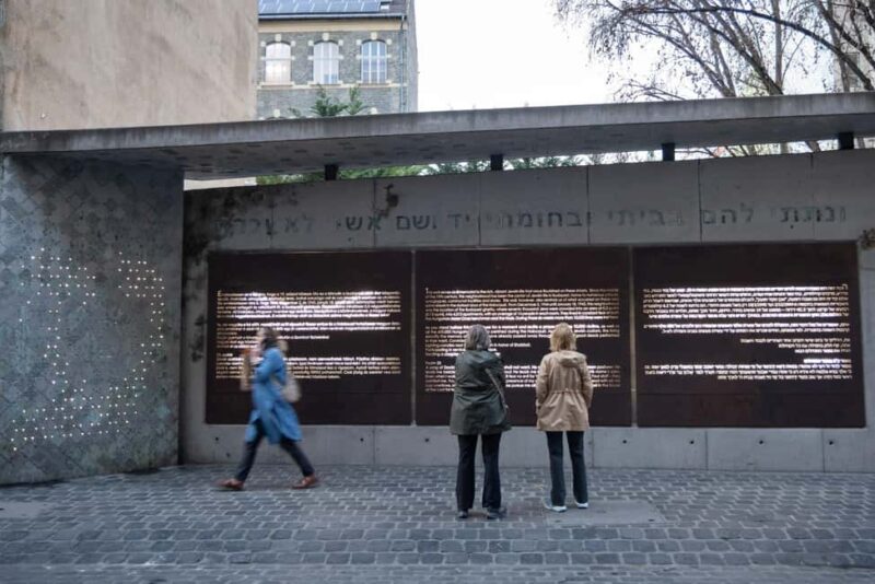 Private Jewish Quarter Walking Tour with Synagogue entry - Key Points
