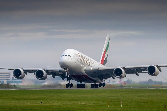 Private JFK to LGA/Newark Airport TransferYour Exclusive Ride - Efficient and Private Airport Transfers in New York City for Up to 6 People