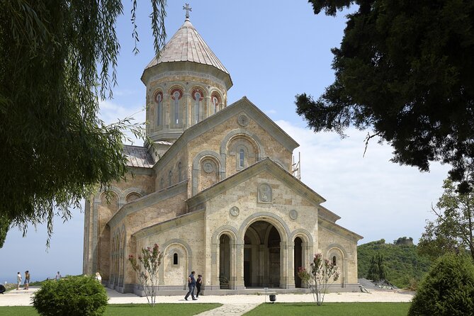 Private Kakheti Tour organic Wine Tasting with Lunch - The Charm of the Family-Owned Winery