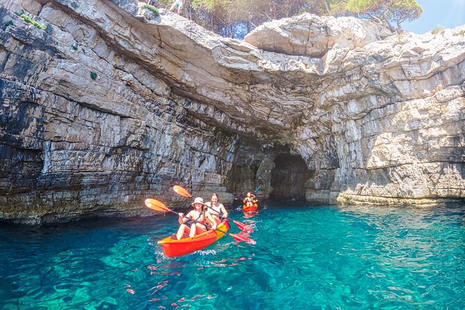 Private kayak tour: Explore the caves and turquoise bays in Pula - Physical Requirements and Suitability
