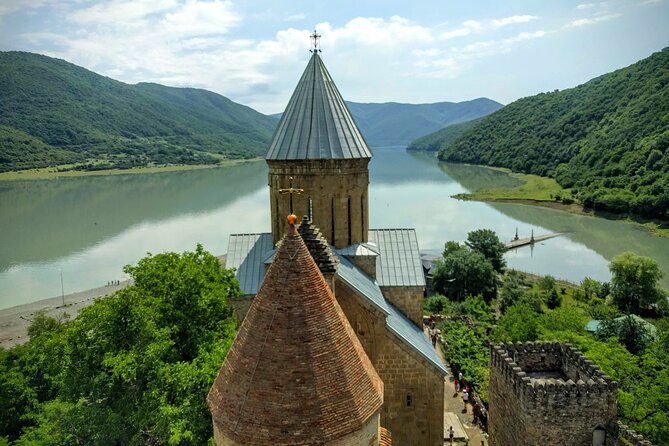 Private Kazbegi Tour: Gergeti, Ananuri & Scenic Views - Discover the History at Stepantsminda (Kazbegi) Museum