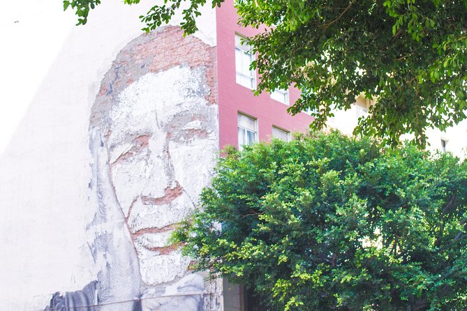 Private Layover Los Angeles Tour with Pickup from LAX - Santa Monica, Venice - The Hollywood Sign: A Symbol of Dreams