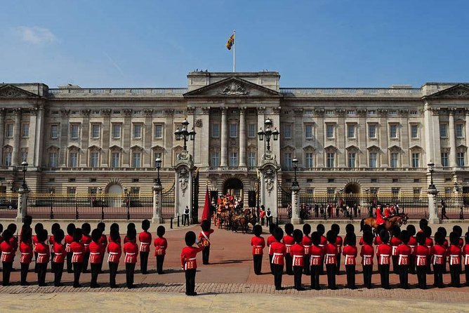 Private Layover Tour of London with Pickup from Heathrow Airport - The Role of the Guide and Personalization