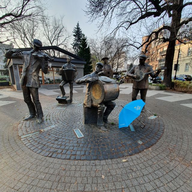 Private Legendary Warsaw Walking Tour - Scenic Views of the Vistula River and Landmark Sightseeing