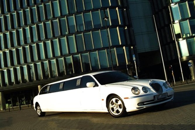Private Limo Service: Airport Transfer from Chopin WAW - Convenient, Luxury Airport Transfer from Warsaw Chopin Airport