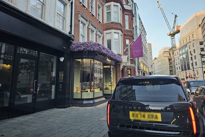 Private limo transfers Gatwick Airport to/from any London hotel - Smooth Pickup and Drop-Off at London Hotels