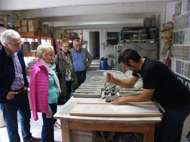 Private Lisbon Arrábida Wine Tour: Culture, Scenery & Wines - Setúbal Market: A Taste of Local Flavors