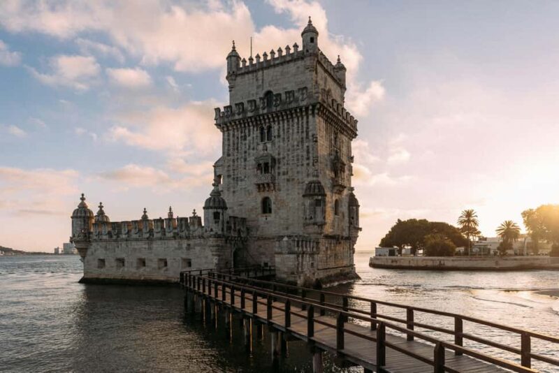 Private Lisbon City, Belém Tour & Special Souvenir Shopping - Modern Architecture and Contemporary Views at MAAT