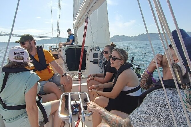 Private Lisbon Sailboat Tour with Welcome Drink - Meeting Point and Accessibility