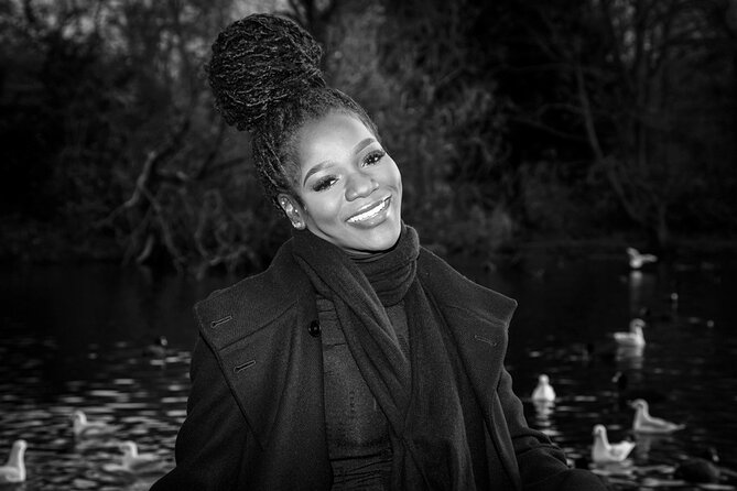 Private London Photo Shoot Tour with a Professional Photographer - End with the London Eye from Across the Thames