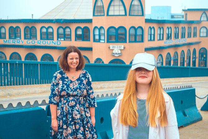 Private Los Angeles Photoshoot in Sunny Santa Monica with Personal Photographer - The Unique Experience of the Pacific Park and Ocean Views