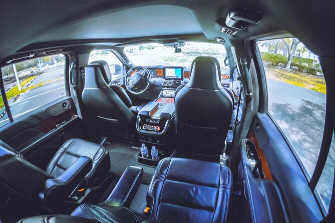 Private Lux Car Transfer Jacksonville to Orlando (MCO) Airport - The Pickup Point at Orlando International Airport