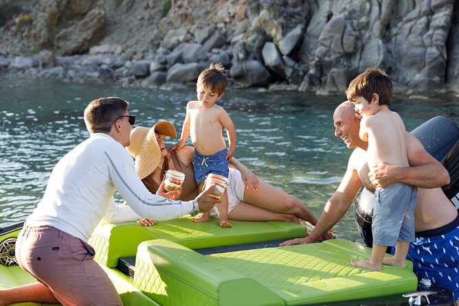 Private Luxury Boat Tour to Kimolos & Poliegos - On-Board Amenities and Customization Options