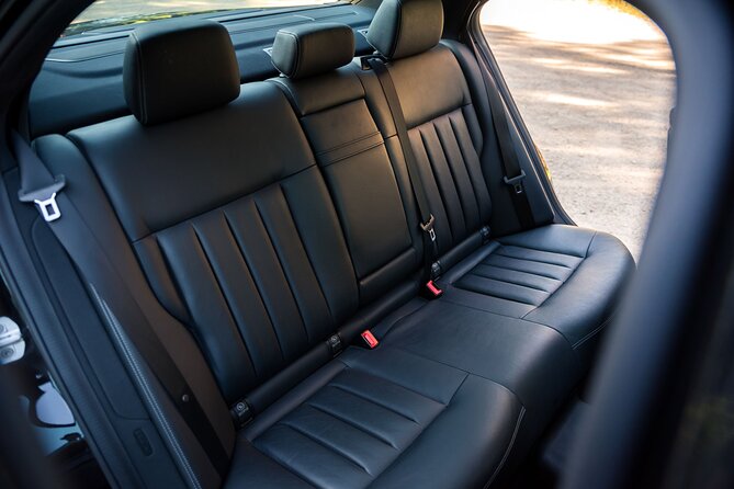 Private Luxury Calgary - Banff / Lake Louise Area 1 Way Transfer - Scenic Journey with Optional Stops