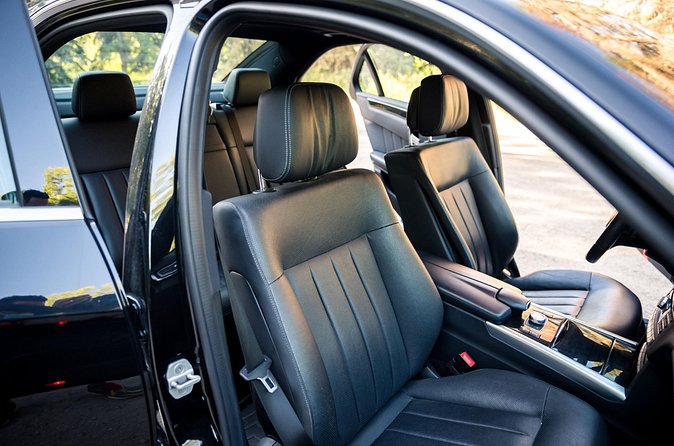 Private Luxury Calgary - Banff / Lake Louise Area 1 Way Transfer - Accessibility and Traveler Suitability