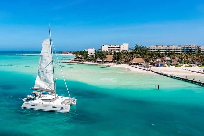 Private Luxury Catamaran Cancun to Isla Mujeres | For up to 30 pp - Key Points