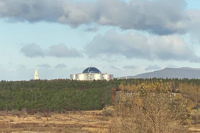 Private Luxury City Tour Reykjavik - Exploring Hofdi House: A Symbol of Cold War Diplomacy