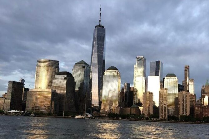 Private Luxury Daytime Boat Tour in New York City - 1 Hour - Start at North Cove Marina for a Private NYC Water Experience