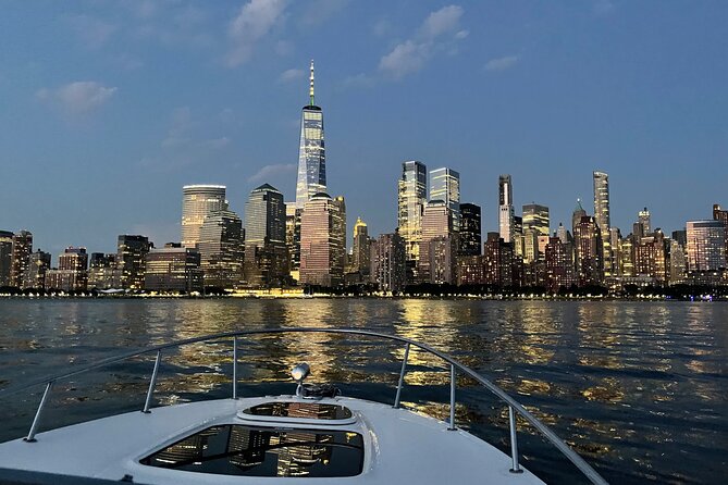 Private Luxury Daytime Boat Tour in New York City - 1 Hour - The Experience of a Private, Intimate Cruise